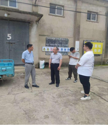 田家庵区发改委领导检查房屋建筑安全隐患整治工作